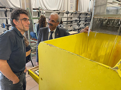 Visite de la halle hyrdaulique